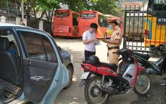 Bất chấp lệnh cấm, tài xế vẫn “ngụy trang” hành khách thành người nhà để chở từ Hà Nội về Nghệ An