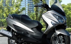 Suzuki Burgman 200 2020 vừa ra mắt có gì đáng chú ý