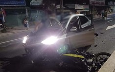 Bình Phước: Chạy ngược chiều, thanh niên đi xe côn tay Suzuki Satria F150 đối đầu ô tô, tử vong trên nắp ca-pô