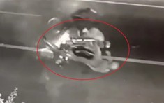 Video: 2 xe máy đối đầu trên đường Hồ Chí Minh, 1 người tử vong