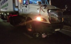 Đồng Nai: Cán tử vong người phụ nữ đi xe máy, tài xế xe container chạy thêm 200 m mới dừng lại