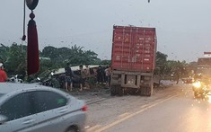 Hưng Yên: 2 xe container đối đầu nhau, 1 tài xế tử vong
