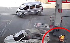 Ô tô bốc cháy và tông đổ cây xăng, tài xế khẳng định người phóng hỏa là kẻ thù của mình