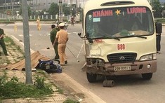 Video: Xe máy chạy lấn làn đối đầu ô tô chở công nhân tại Vĩnh Phúc, nam thanh niên tử vong