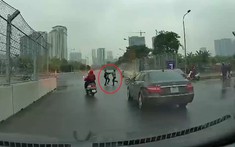 Video: 2 tài xế ô tô lao vào đánh nhau tay không sau va chạm giao thông trên đường đua F1 ở Hà Nội