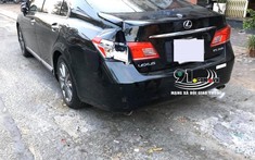 Video: Cửa thùng hàng của xe tải đập vào đuôi xe Lexus ES350 ở Cần Thơ khiến chiếc xe sang hỏng nặng