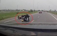 Phát hoảng với video thanh niên nằm trên xe máy, chạy với tốc độ cao tại Bắc Giang