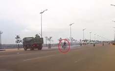 Video: Tài xế ô tô tải drift như trong phim "Fast and Furious" để tránh người đi xe đạp tại Quảng Ngãi