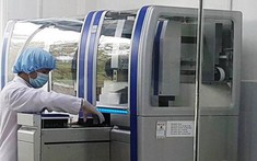 Thực hiện chỉ định thầu mua máy xét nghiệm Covid-19 đang có vấn đề