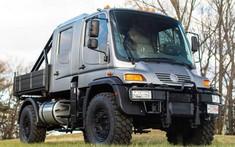 Chinh phục mọi địa hình với hàng hiếm Mercedes Unimog U500 2004 được rao bán giá 8,6 tỷ đồng