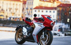 Sport bike cổ điển MV Agusta Superveloce Ottocento 2020 lộ diện với 2 tùy chọn màu tuyệt đẹp