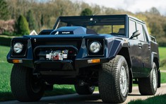 Đây có lẽ là chiếc Lamborghini LM002 phục chế ngon lành nhất trên thế giới