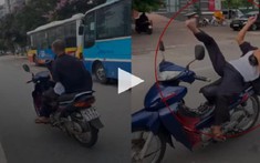 "Dân tổ về hưu" 62 tuổi bị phạt hơn 8 triệu đồng vì lái xe bằng chân