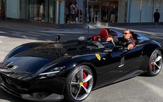 Ibrahimovic lái siêu phẩm không mui Ferrari Monza SP2 giữa mùa dịch Covid-19 căng như dây đàn tại Thụy Điển
