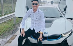 "Giang hồ mạng" Huấn "hoa hồng" chụp ảnh cùng xe BMW i8 trên cao tốc khiến cư dân mạng bức xúc