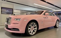 Chiếc Rolls-Royce Wraith màu hồng từ trong ra ngoài này được dân Việt rất quan tâm