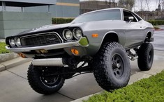 Với 675 triệu đồng, bạn có thể rước về chiếc Dodge Challenger 4x4 1972 biết off-road "vô đối" này