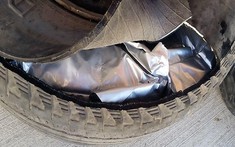 Tìm thấy gần 80 kg heroin và ma túy đá trị giá hơn 4 triệu USD trong lốp xe bán tải