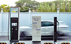 Không chỉ nhập Taycan Turbo về nước, Porsche Việt Nam còn ra mắt cả trạm sạc điện đầu tiên