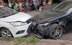 Hà Nội: Nữ tài xế lái xe sang Mercedes-Benz E300 gây tai nạn liên hoàn khiến 1 người nhập viện