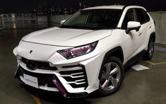 Chỉ cần chi hơn 50 triệu đồng, chủ xe Toyota RAV4 có thể biến xế cưng thành Lamborghini Urus