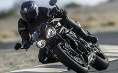 Triumph Speed Triple phiên bản mới sẽ trang bị động cơ 1200 cc và có công suất 180 mã lực