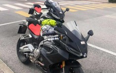 Aprilia RS660 có thể có hai phiên bản, trang bị đèn pha projector