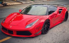 Chưa đầy 3 ngày, siêu xe Ferrari 488 GTB độ Liberty Walk liên tục được chủ nhân cho thay áo