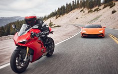 Renault và Ducati sống chung mái nhà với Lamborghini, Bentley và Aston Martin tại Việt Nam