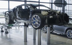 Khám phá nhà máy và quá trình chế tạo thủ công siêu xe Bugatti Chiron