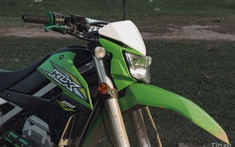 Đánh giá xe Kawasaki KLX 250: Cào cào thương mại giá tốt, đủ dùng, đủ chơi