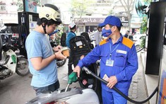 Giá xăng dự kiến sẽ tiếp tục tăng thêm 1.000 đồng/lít vào ngày mai