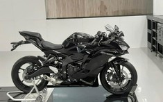 Kawasaki ZX-25R lộ "ảnh nóng" với dàn áo đen tuyền đầy hấp dẫn
