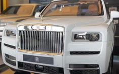 Chiếc Rolls-Royce Cullinan mô hình 1:8 này có giá lên đến gần 1 tỷ đồng