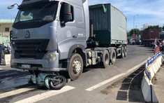 Đà Nẵng: Xe container va chạm với Honda SH Mode, 2 mẹ con thương vong