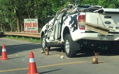 Hải Dương: Xe bán tải Ford Ranger bị bạt cả nóc sau va chạm với ô tô tải, 2 người tử vong