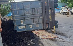 Yên Bái: Xe đầu kéo lật đè trúng xe máy khiến 2 mẹ con tử vong