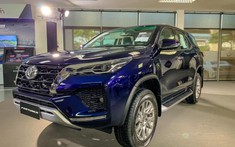 Ngắm hình ảnh "bằng xương, bằng thịt" của Toyota Fortuner 2020 mới về đại lý