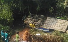 Kon Tum: Ô tô khách rơi xuống vực khiến 7 người tử vong, 33 người bị thương