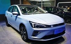 Roewe ER6 - Xe điện năng động, thể thao, cự li di chuyển trên 600 km được ra mắt
