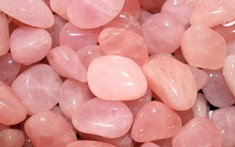 Tìm hiểu tác dụng của đá thạch anh hồng trong phong thủy