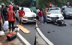 Xe máy lấn làn tông trực diện vào xe Mercedes-Benz do nữ lái ở đèo Prenn