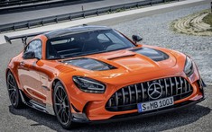 Mercedes-AMG GT Black Series chốt giá từ 9 tỷ đồng, đắt hơn cả siêu xe Lamborghini Huracan EVO