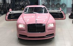 Rolls-Royce Wraith màu hồng "bánh bèo" đầu tiên ở Việt Nam ra lò