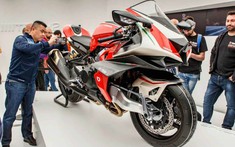 Xem siêu mô tô Bimota Tesi H2, sức mạnh 230 mã lực trên đường thử với ngoại hình siêu cơ bắp