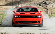 Xe cơ bắp tăng tốc nhanh nhất thế giới Dodge Challenger SRT Super Stock 2020 chào sân thị trường