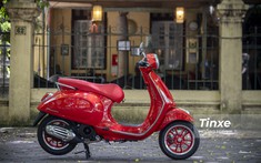 Ngắm nhìn vẻ đẹp của Vespa Primavera RED giữa mùa hè bỏng cháy