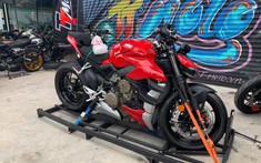Siêu phẩm Ducati Streetfighter V4 cập bến Việt Nam, đã về tay biker Hưng Yên