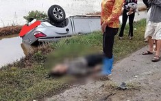 Nam Định: Xe bán tải ủi bay hàng loạt cột mốc, tông tử vong một người đi xe máy
