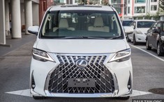 Chỉ cần chi hơn 300 triệu đồng, người dùng có thể biến "chuyên cơ mặt đất" Toyota Alphard thành Lexus LM